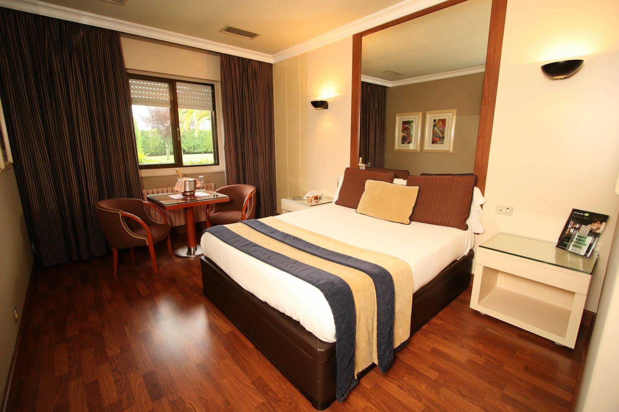 Motel Aeropuerto Vigo Dış mekan fotoğraf